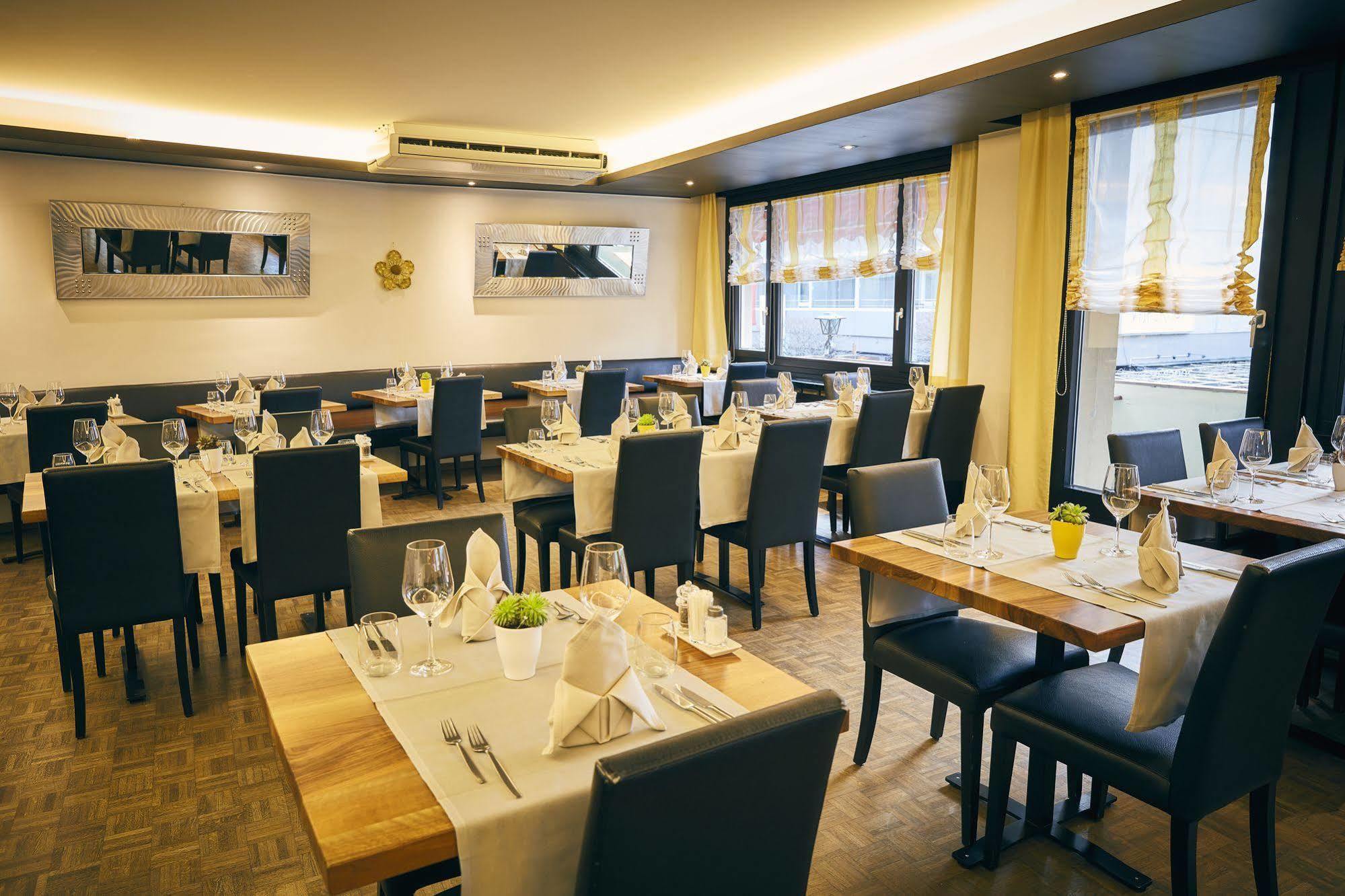 Hotel Elite Visp Exteriér fotografie