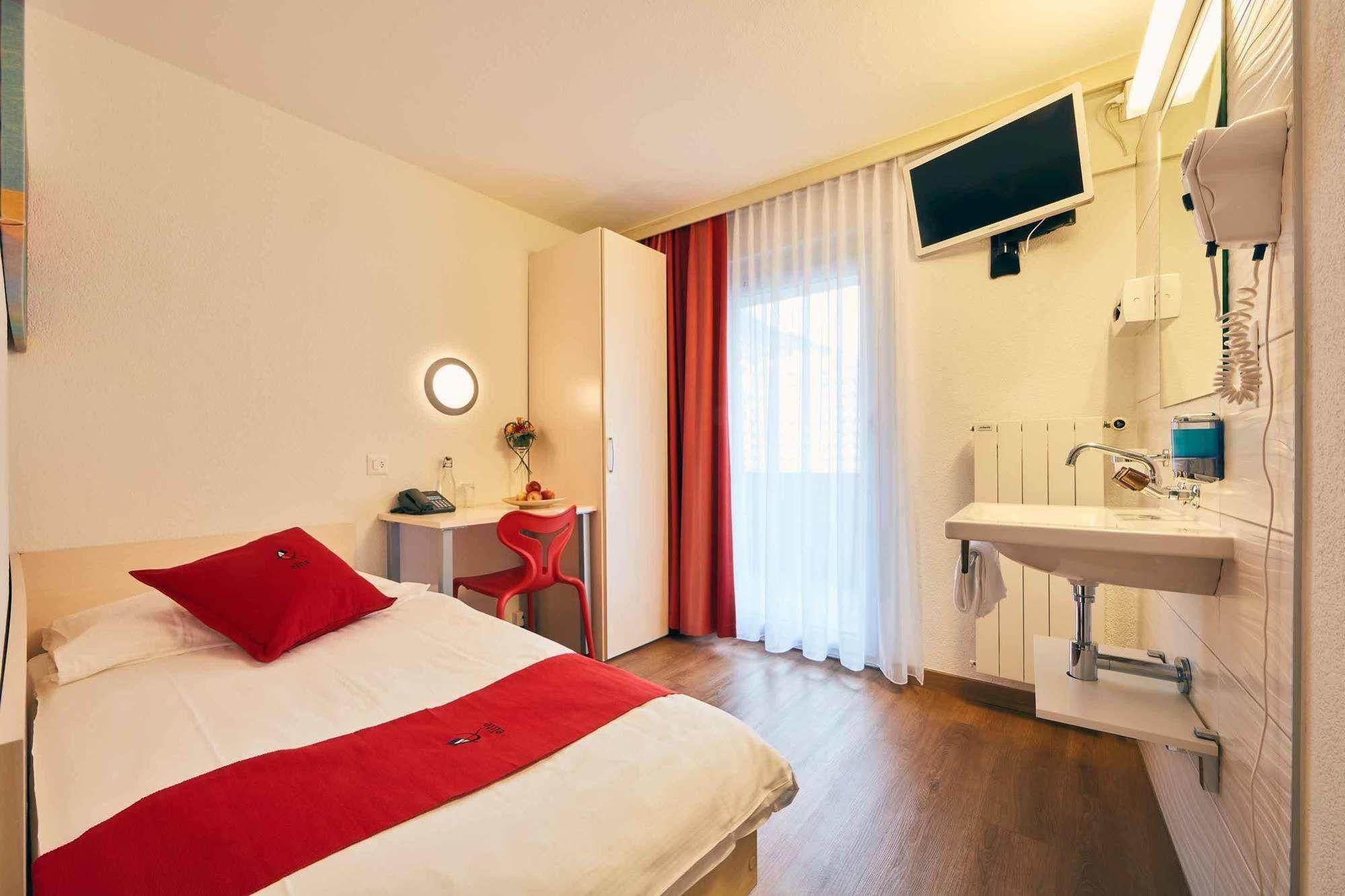 Hotel Elite Visp Exteriér fotografie